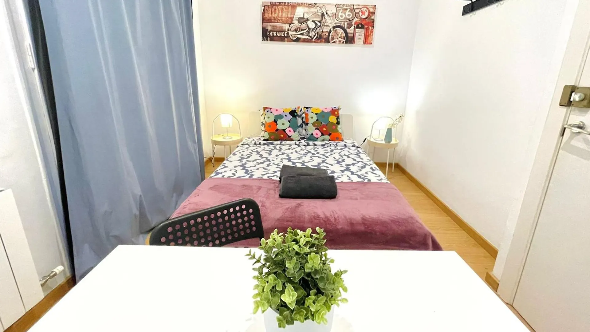 Sharing Flats In Gotico Hostel Barcelona Spain